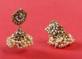 clean_antique_jewelry